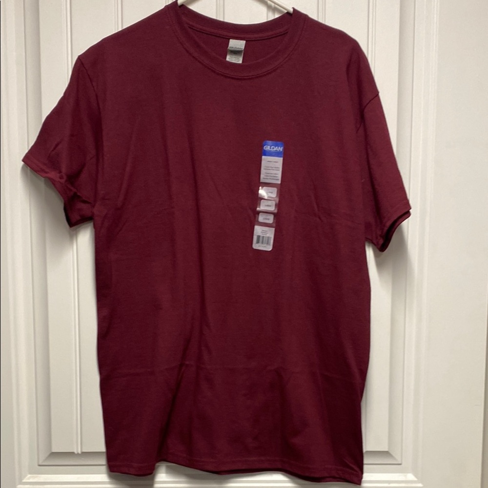 Gildan Red Short Sleeve Tee Classic Crew Neck